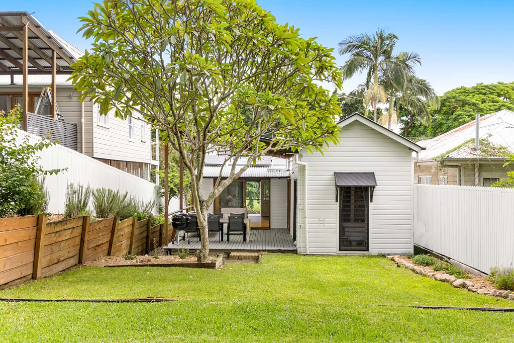 143 Empress Terrace, Bardon, QLD 4065