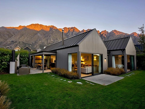 Jacks Point 4部屋 Architectural elegance at 54 Falconer Rise