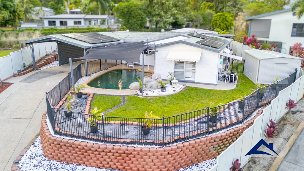 Kanimbla 3બેડરૂમ RENOVATED FAMILY RETREAT ON 942M2 WITH SHED & POOL