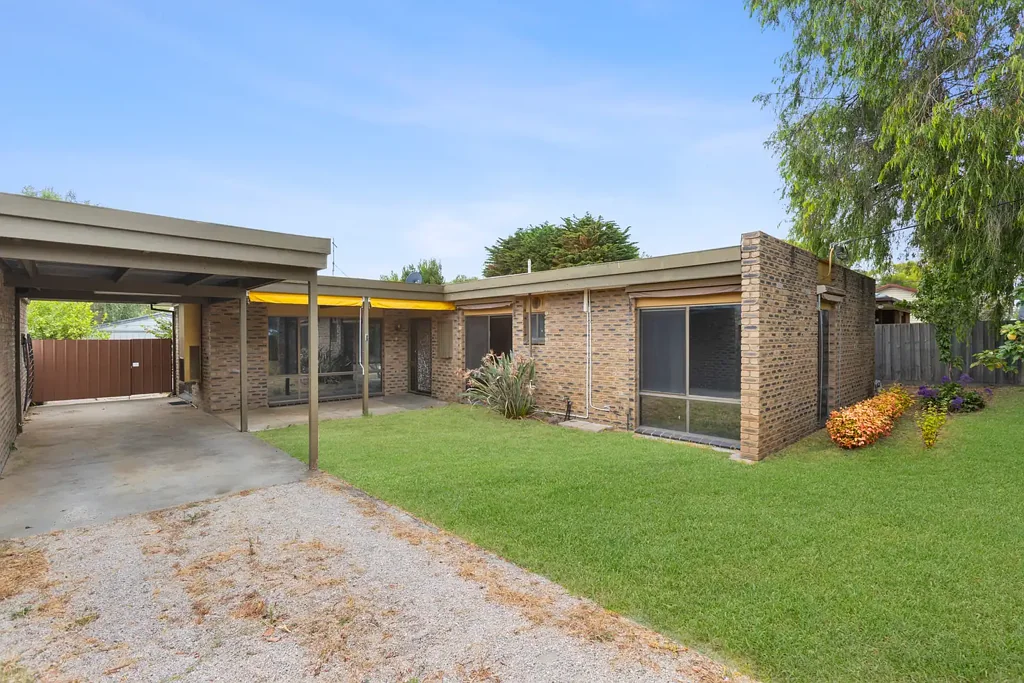 Queenscliff 3房  Coastal Retreat or Family Fave in Court Locale