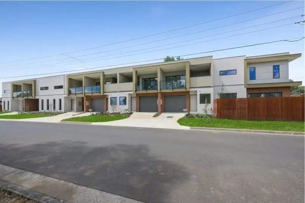 Boronia 3ห้องนอน Move Straight In, Walk to all Amenties!