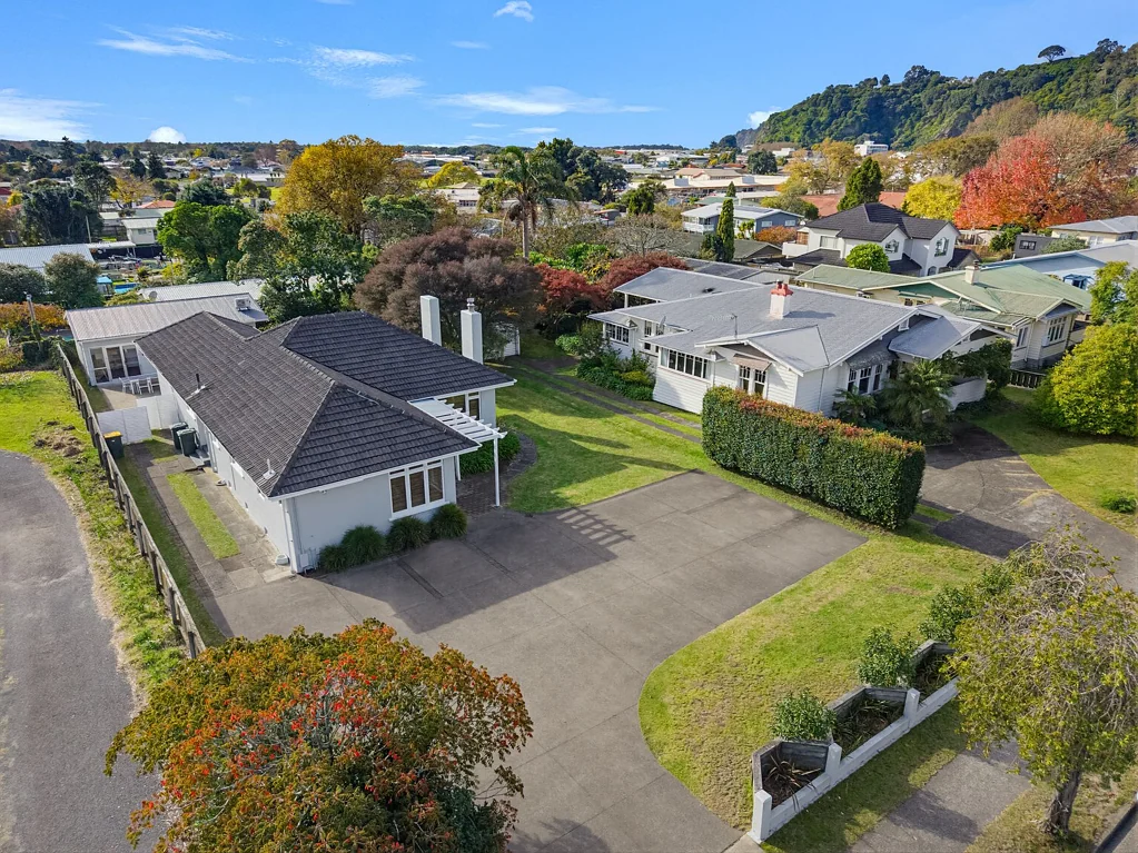 Whakatane 4chambre Classic Bungalow On Original Size Section