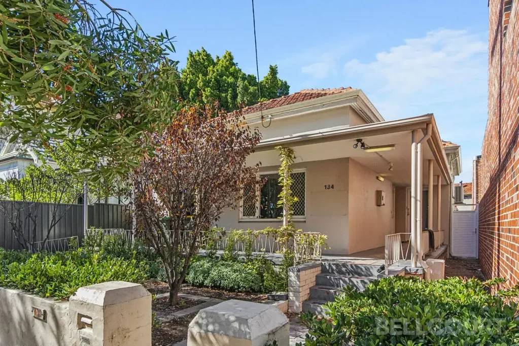 Perth 4 Bedroom WHAT COULD YOU DO WITH A 12 ROOMED HOUSE