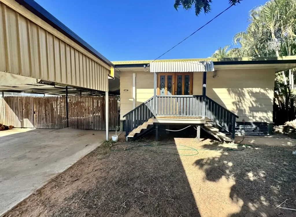 Moranbah 3Kwarto SPACE FOR THE WHOLE FAMILY. SHEDS FOR THE TOYS & A LOCATION YOU’LL LOVE!