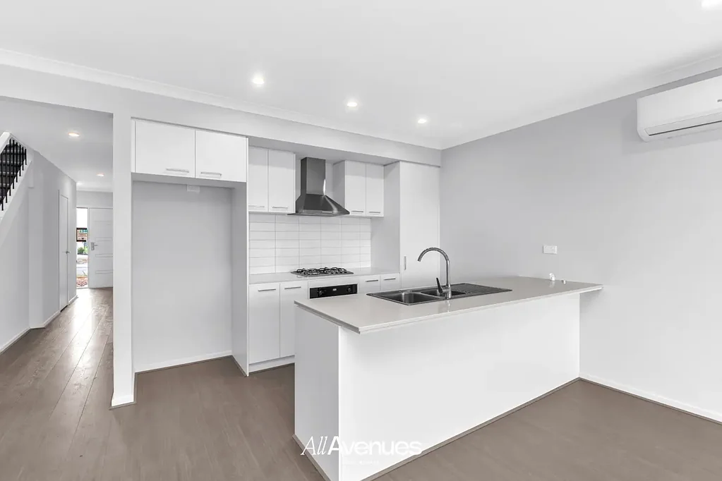 Modern, Almost-New 3 Bed Family Home