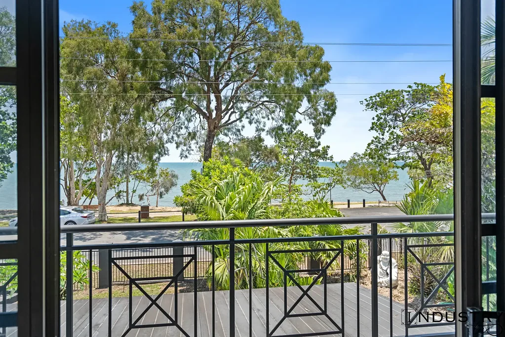 29-31 Casuarina Street, Holloways Beach, QLD 4878