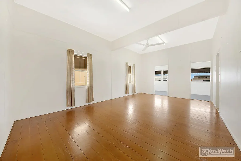 Rockhampton City 2ਬੈੱਡਰੂਮ OFFERS OVER $399,000! CITY LIVING!  NO FLOOD OVERLAYS!  FABULOUS INVESTMENT PROPERTY!