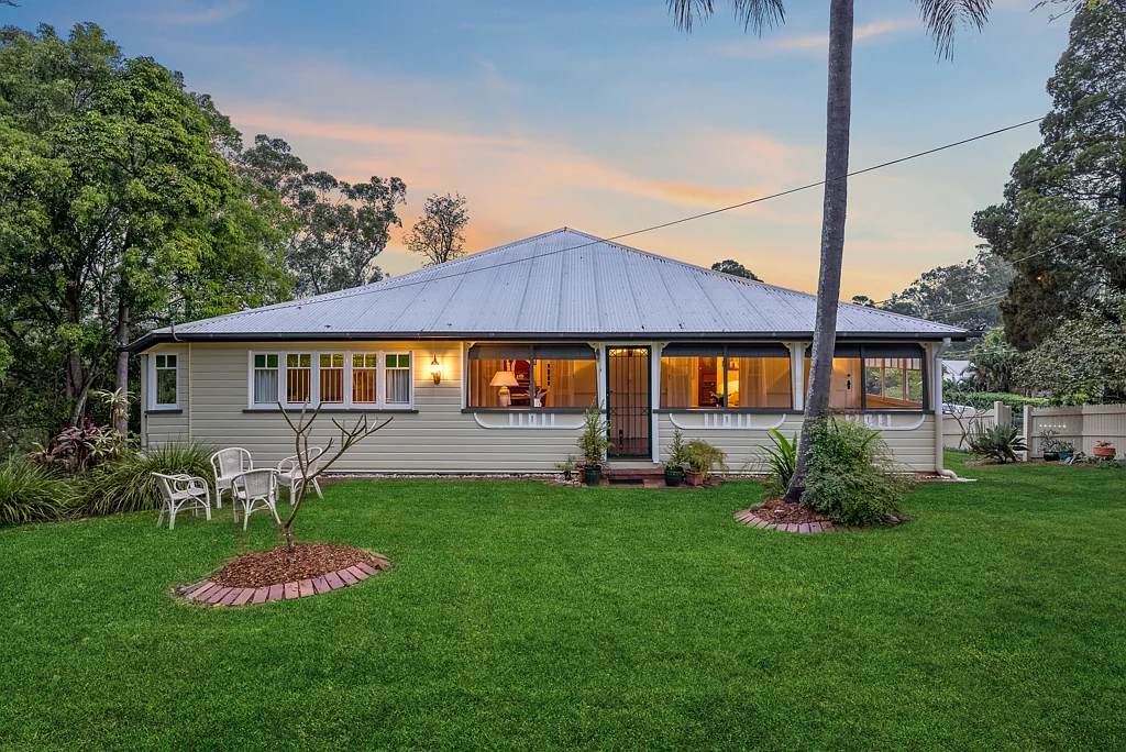 Bardon 4Zimmer Historic Queenslander with Endless Potential on 1,047m?