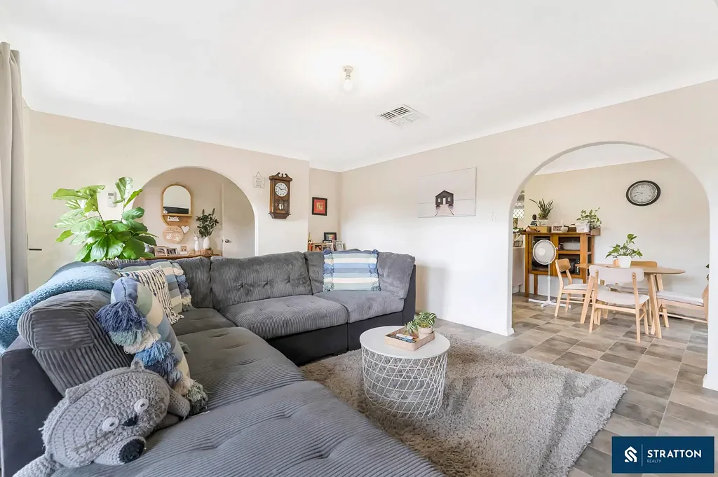 12 Coachwood Way, Maddington, WA 6109