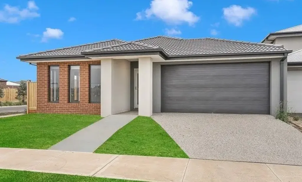 Spacious 4-Bedroom Family Home with Double Garage for Lease