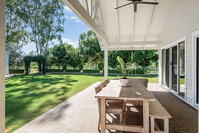 21 Canterbury Road, Emerald, QLD 4720, 5 chambres, 3 salles de bain, House