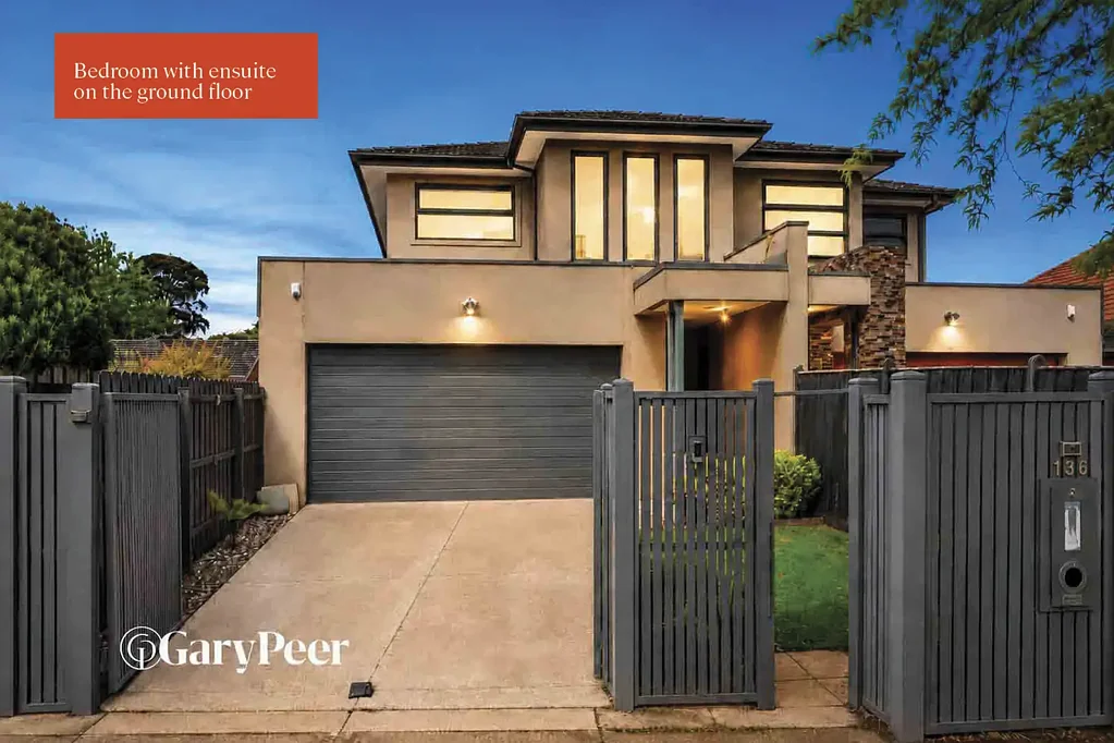 Glen Huntly 4ห้องนอน Exceptional living, lifestyle & location
