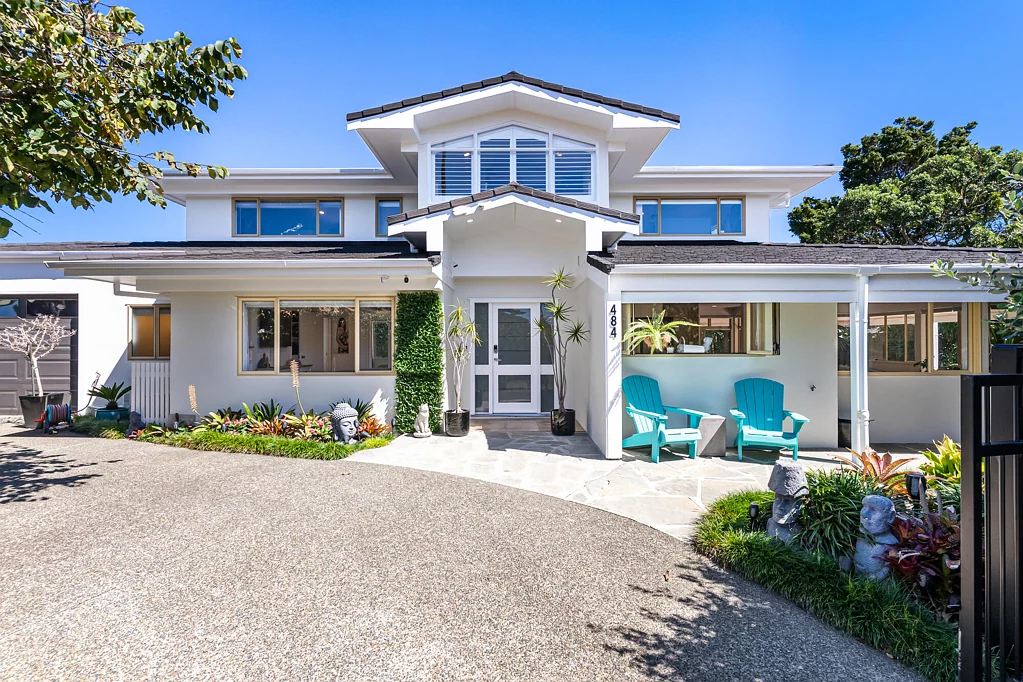 Murrays Bay 4房 尽享海滨宁静！步行至码头/帆船俱乐部，住宅舒适耐用，布局灵活，名校环伺！ Beachfront Position. Exceptional Buying.