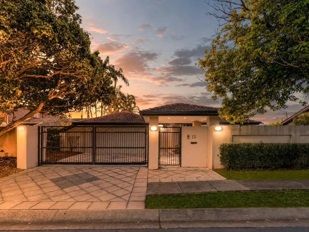 Robertson 4ห้องนอน Refined Lowset Luxury in One of Robertson's Most Coveted Enclaves
