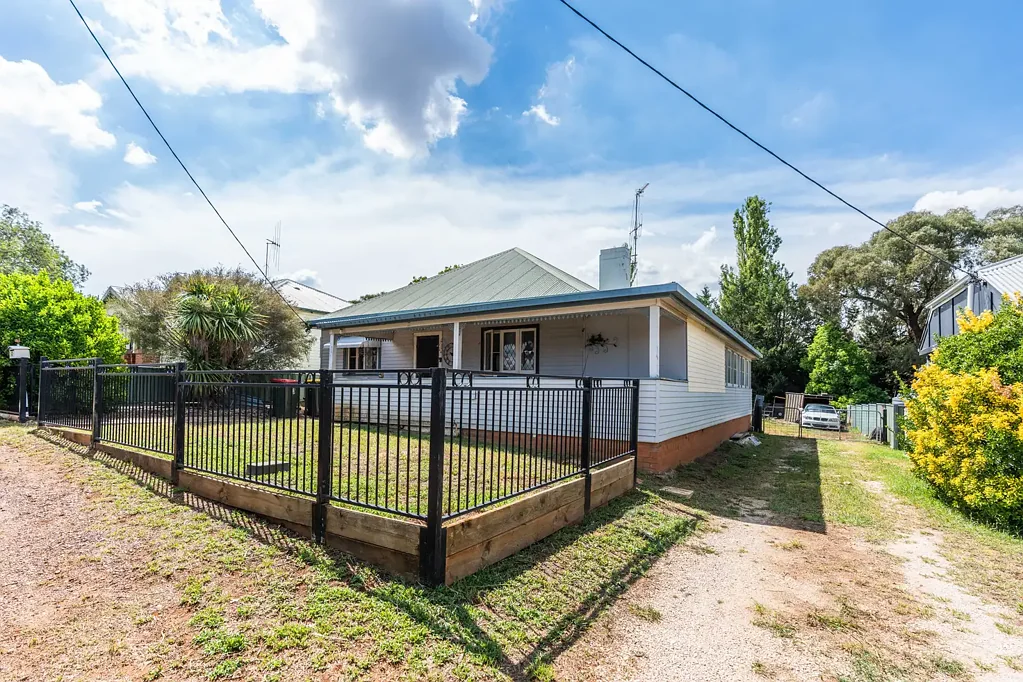 37 Wellington Street, Molong, NSW 2866