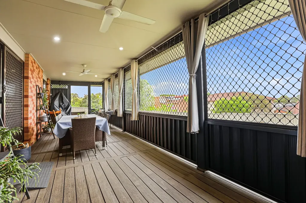 South Penrith 5房 宽敞642m²地块 五卧三独卫 双起居区 大遮盖雨篷 现代舒适之家 Spacious Family Living with Multiple Ensuites and Year-Round Entertaining