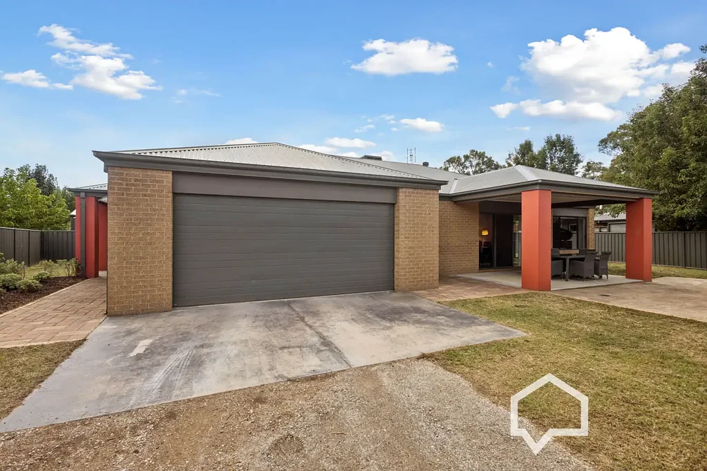 12 Roper Terrace, Epsom, VIC 3551