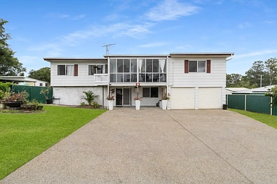 Crestmead 4Zimmer Development Potential, Dual Living & 900m² of Opportunity!