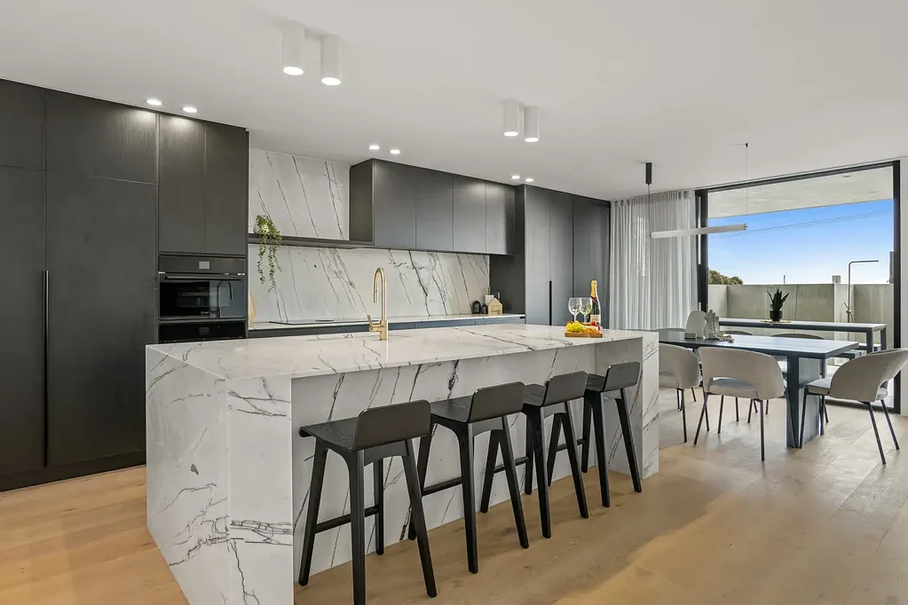 Luxury 3-Bedroom Beachside Apartment