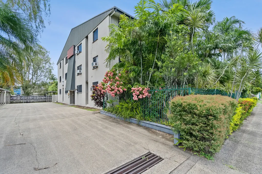 Cairns North 2ห้องนอน Furnished Inner-City Apartment with 6% Rental Yield