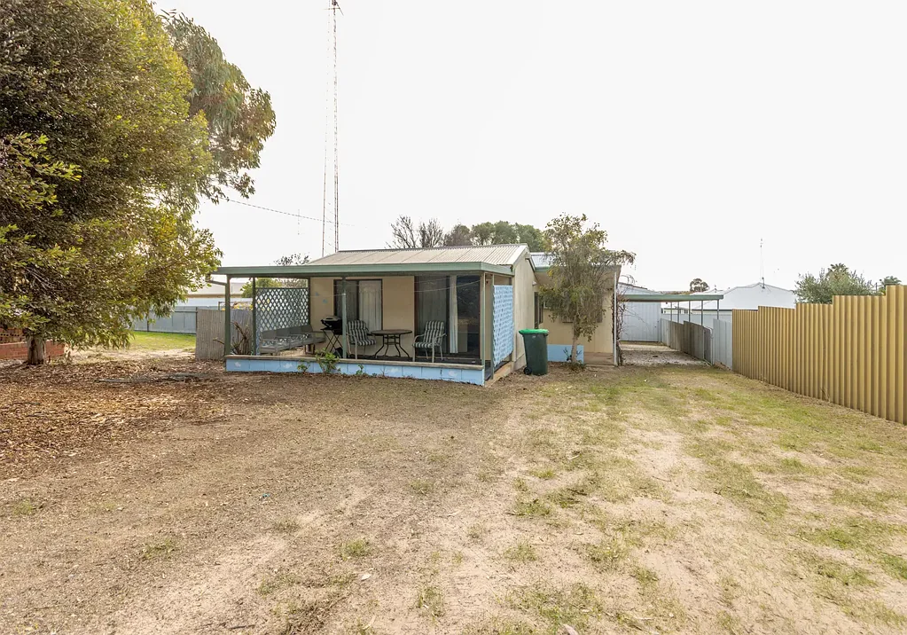Moonta Bay 3房  Loads of Potential - Minutes from Moonta Bay