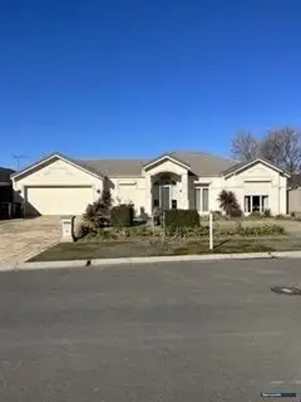 3 Bedroom Home available for a Short-Term Lease