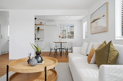 Totara Vale 3બેડરૂમ Modern Living, Future Potential
