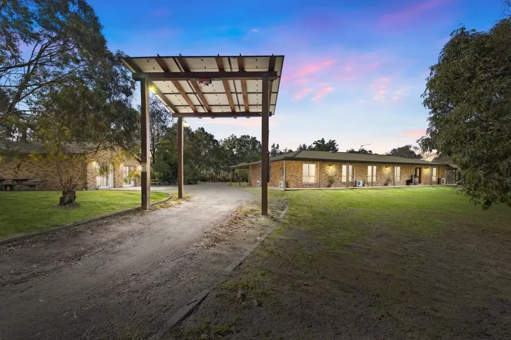 Bolwarra Heights 5房  Private Acreage Paradise with Endless Family Appeal