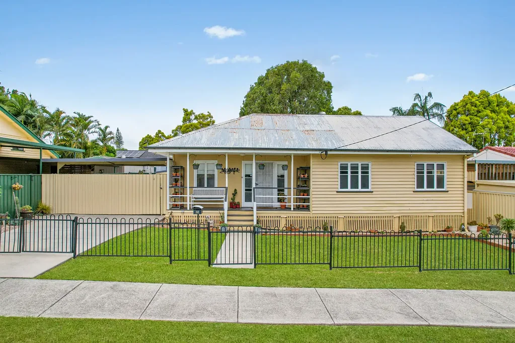 32 Briggs Road, Raceview, QLD 4305