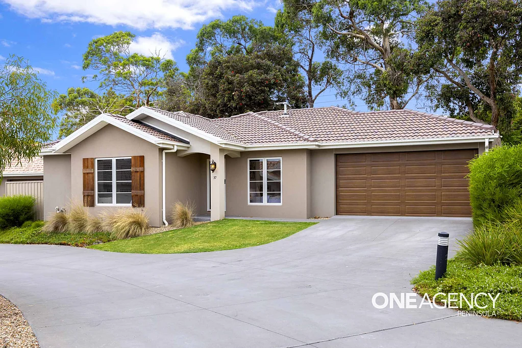 37 Santa Rosa Circuit, Rosebud, VIC 3939