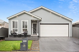 25 Yerrinbool Parade, Tullimbar