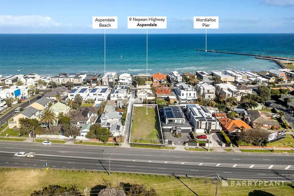 Aspendale Aspendale Beach临街 626sqm双面地 已批规划 豪华联排可选 海滨生活便捷 Beachside Brilliance on 626sqm (approx.)