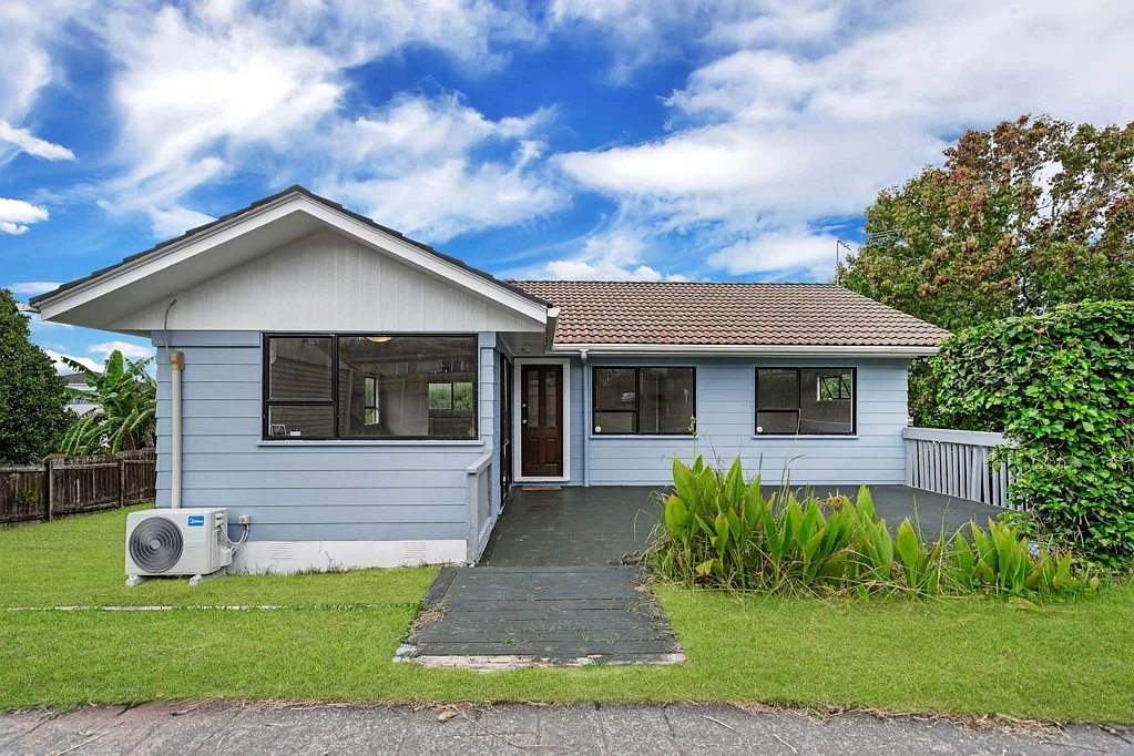 Totara Vale 3房  Prime Family Home with Subdivision Potential