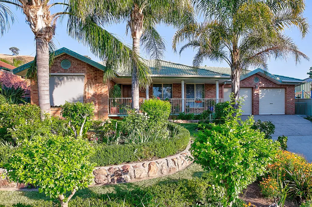 Tranquil Bellbridge Living with Lake Hume Views