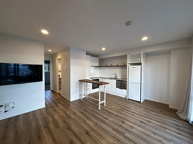 Stylish 1-Bedroom Apartment with Secure Parking