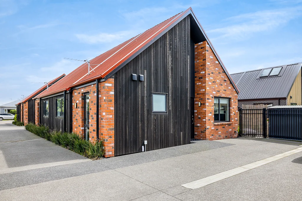 Woolston 1房  Chic & Architectural! Owner Has Purchased!