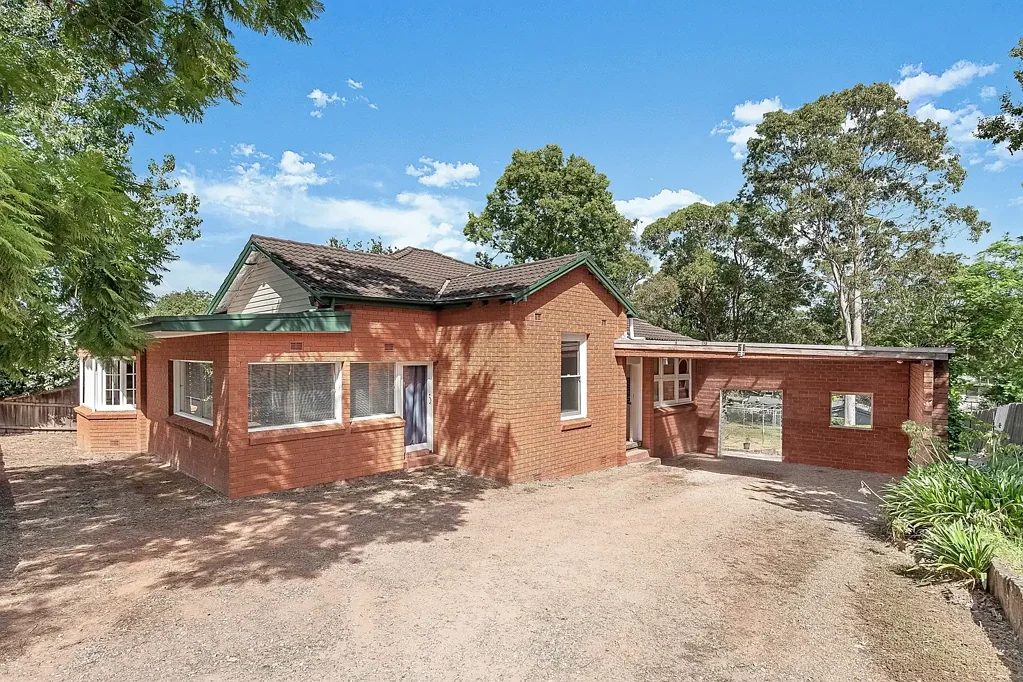 Normanhurst 7ਬੈੱਡਰੂਮ Solid Investment with Development Potential STCA