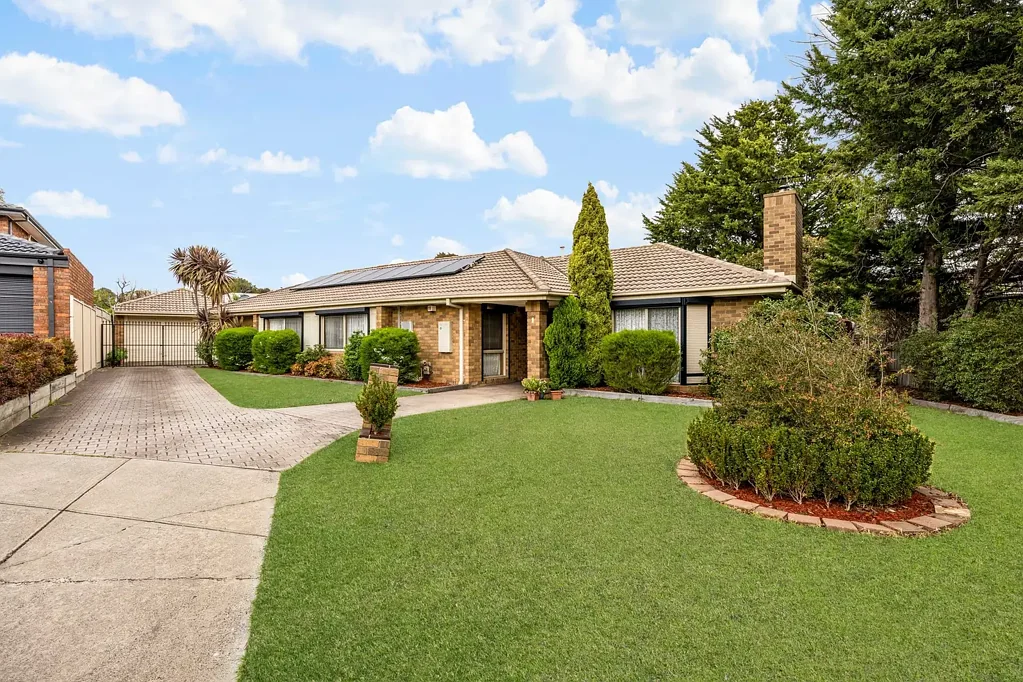 1 Dana Court, Taylors Lakes, VIC 3038