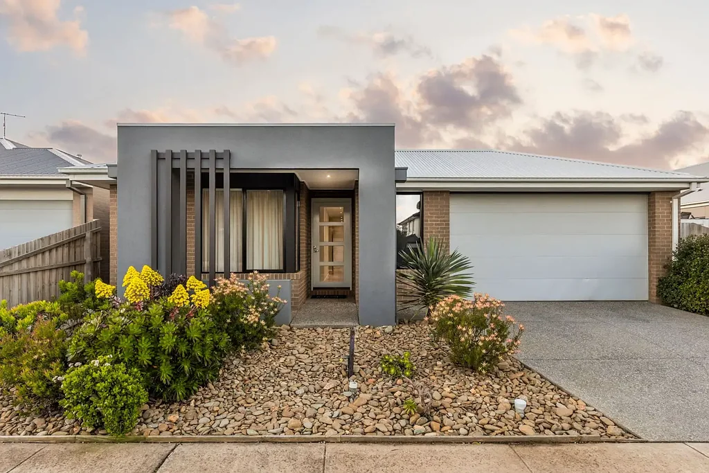 Ocean Grove 4房  Simplified Living with Contemporary Coastal Design
