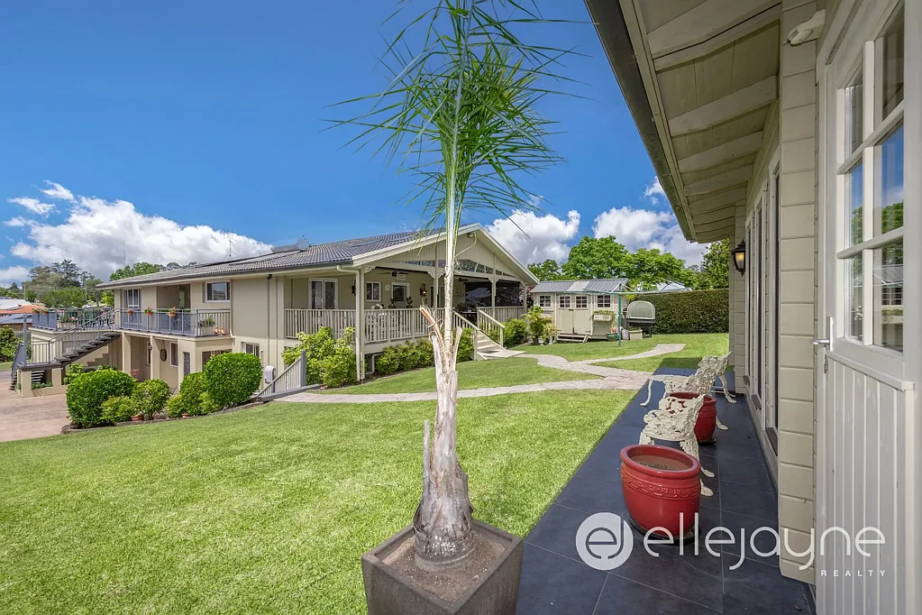 Cooranbong 8ਬੈੱਡਰੂਮ LUXURY HOME WITH UNIQUE OPPORTUNITY TO LIVE AND/OR INVEST - COORANBONG