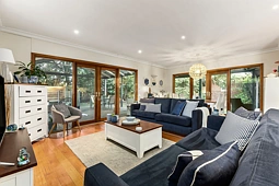 5 Lloyd Court, Blackburn South