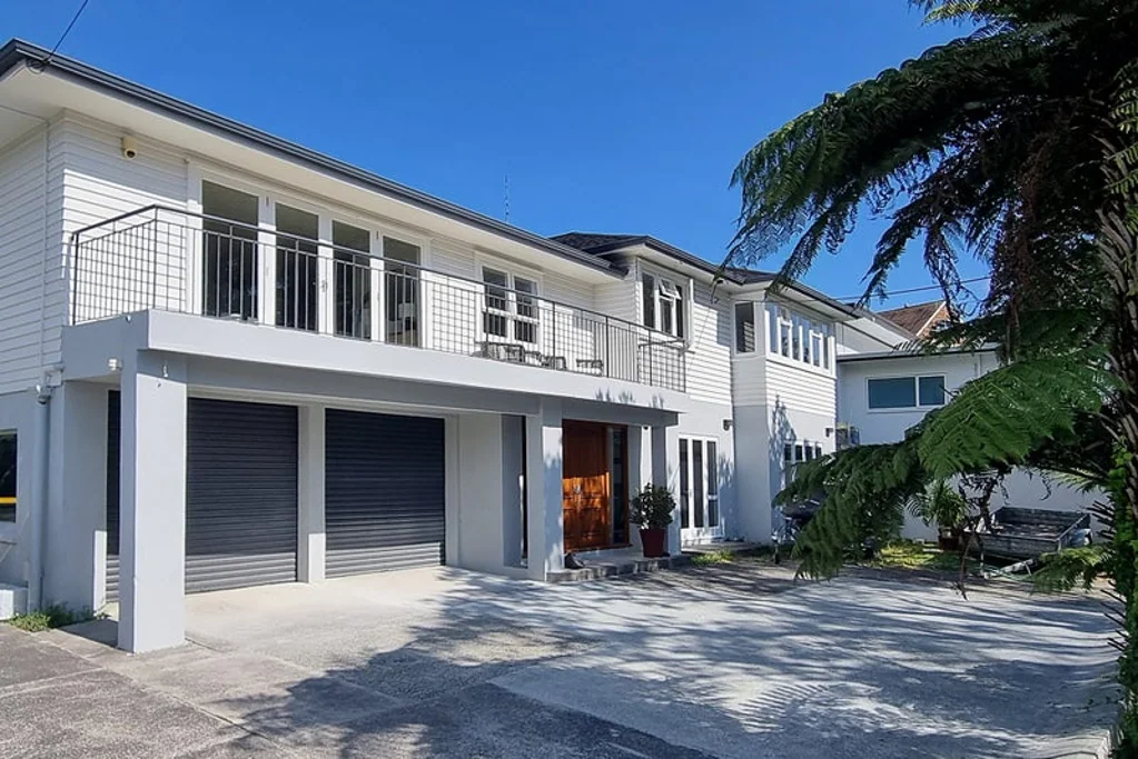 Takapuna 4침실 Substantial Milford Family Home, Future Potential!