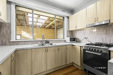 1/12 Sandra Avenue, Fawkner, VIC 3060, 3 rūma, 1 rūma horoi, House