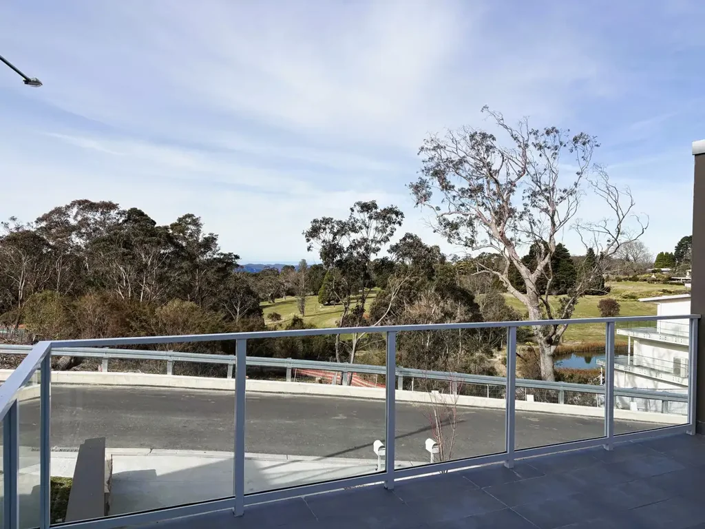 TRI-LEVEL DUPLEX IN YARRABEE