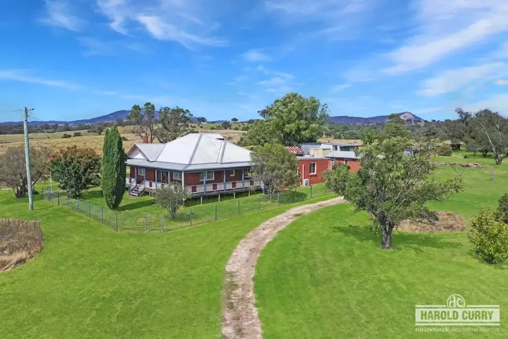 Tenterfield 5房  "Fairview" - Location, Views, Potential.....