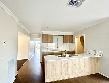 9 Farmingdale Street, Manor Lakes, South West Melbourne, 4房, 2浴, House