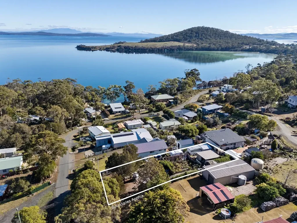 Murdunna Escape to Sommers Bay