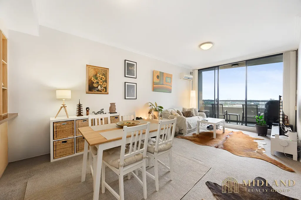 St Leonards 1Kwarto Sunlit One-Bedroom Plus Study in the Prestigious 'Forum' Building