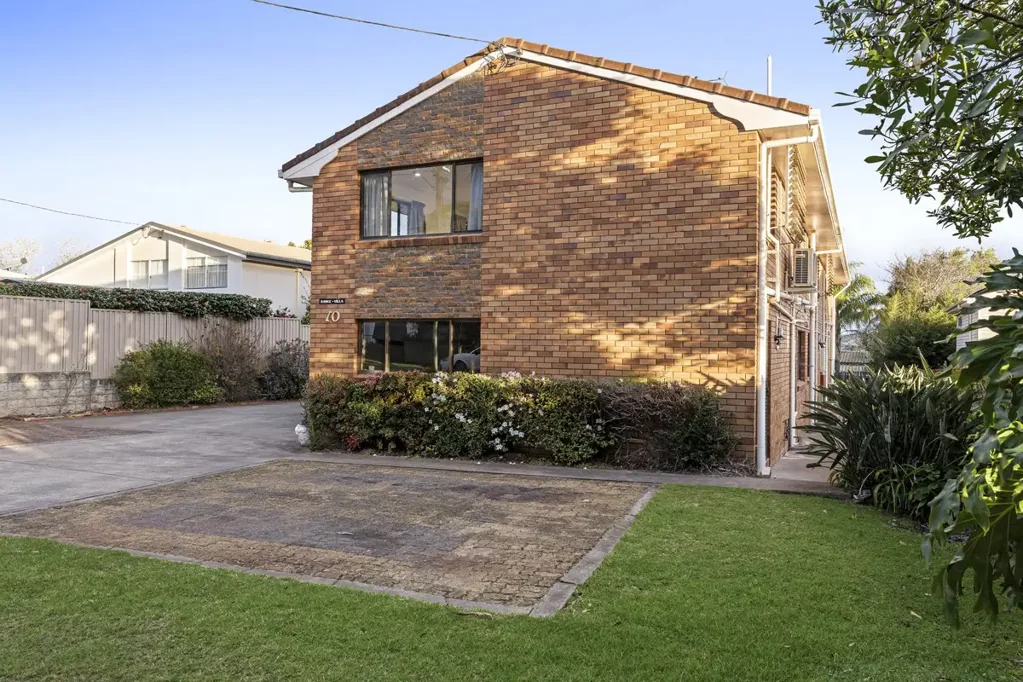 Stylish Renovated Townhouse in Prime East Toowoomba Location