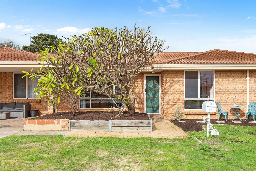 High Wycombe 6ਬੈੱਡਰੂਮ RENOVATOR'S DELIGHT with VALUABLE DUAL ACCESS